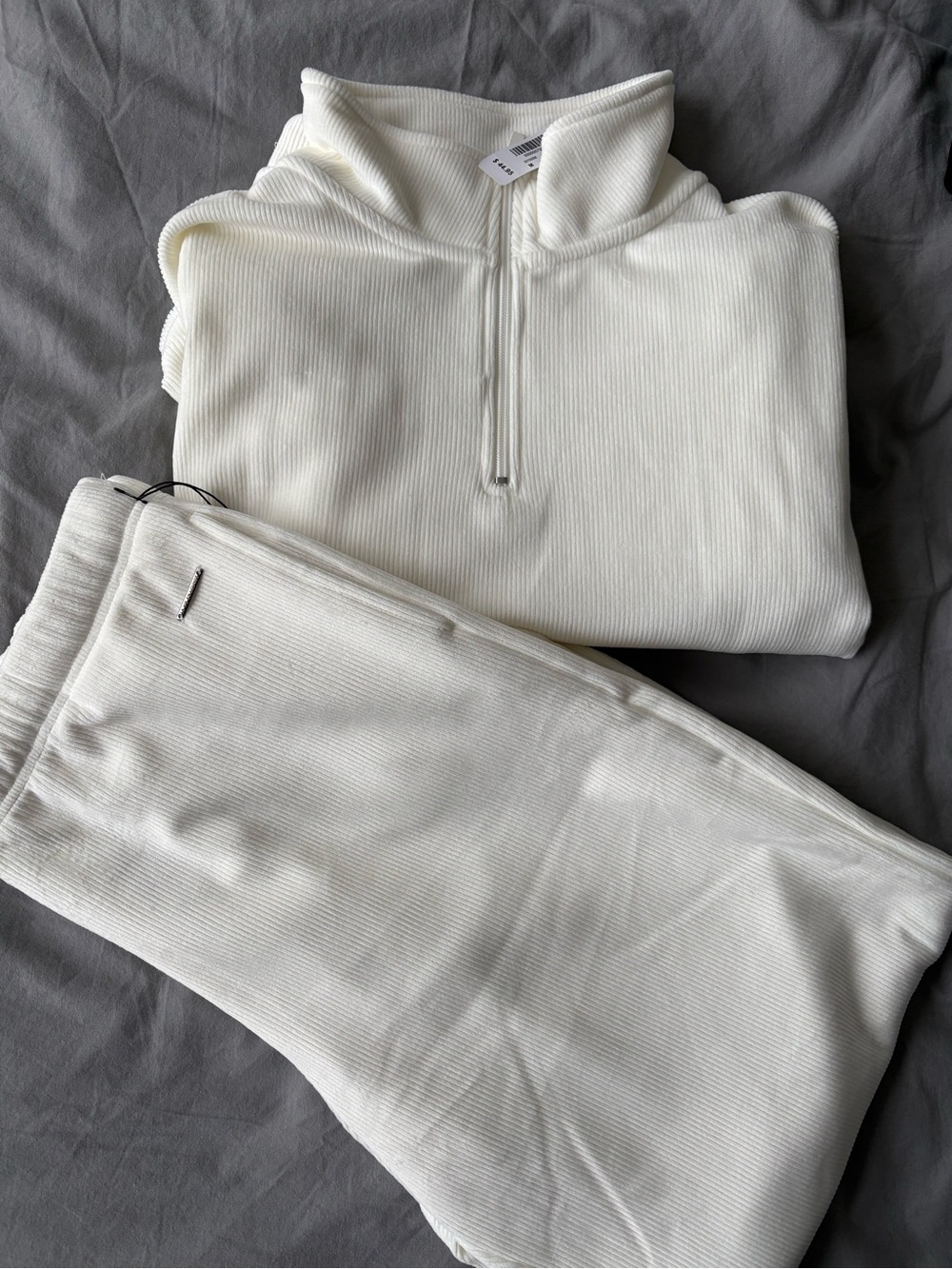 La Vie en Rose Ribbed Half-Zip Sweatshirt and pants Set - White